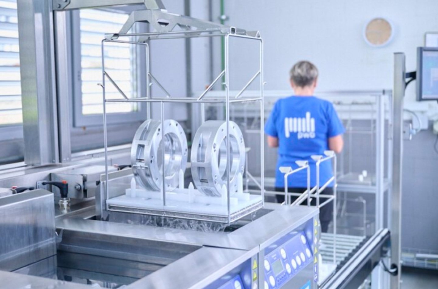 Reinigungsanlage mechanischer cnc gefertigter Bauteile aus Metall bei PWB AG