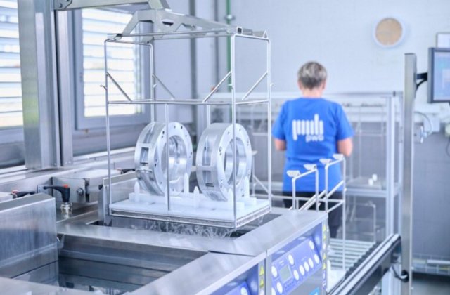 Reinigungsanlage mechanischer cnc gefertigter Bauteile aus Metall bei PWB AG